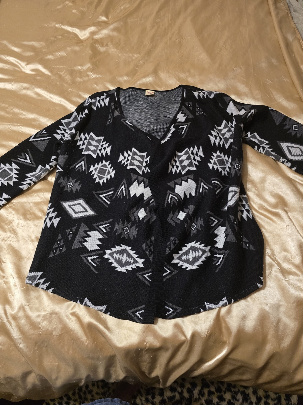 Faded Glory Black & White Aztec Open-Front Cardigan